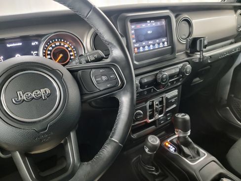 Used 2018 Jeep Wrangler Unlimited Sport S AWD/4WD image 21