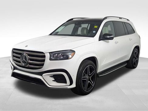 Used 2025 Mercedes-Benz GLS 450 4MATIC image 2