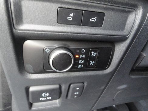 Used 2023 Ford Expedition Max XLT image 18