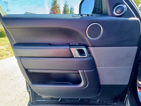 Used 2016 Land Rover Range Rover Sport HSE image 27