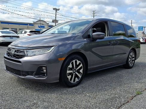 Used 2025 Honda Odyssey EX-L image 3