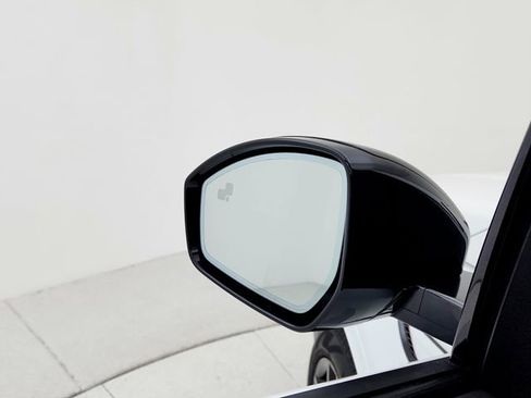 Certified 2025 Land Rover Discovery Sport S image 23