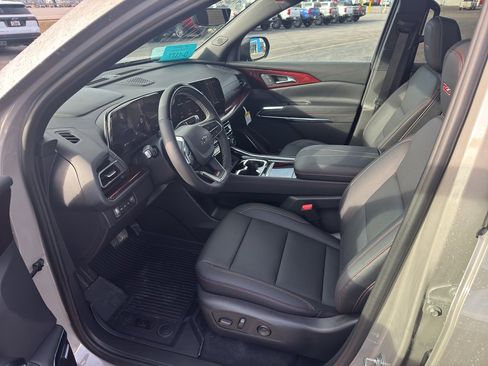 New 2026 Chevrolet Traverse Z71 w/ Enhanced Driving Package image 9