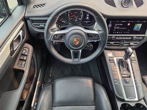 Used 2021 Porsche Macan Turbo AWD/4WD image 11