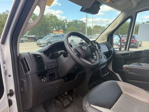Used 2024 RAM ProMaster 2500 w/ Convenience Group image 9