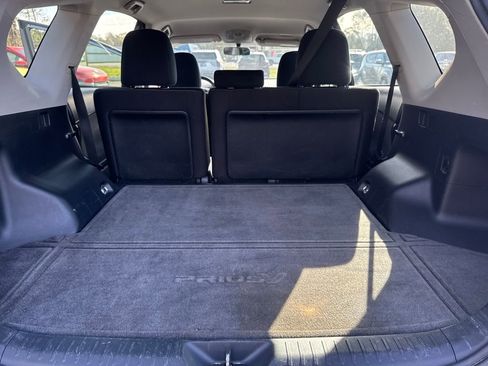 Used 2015 Toyota Prius V Two image 21