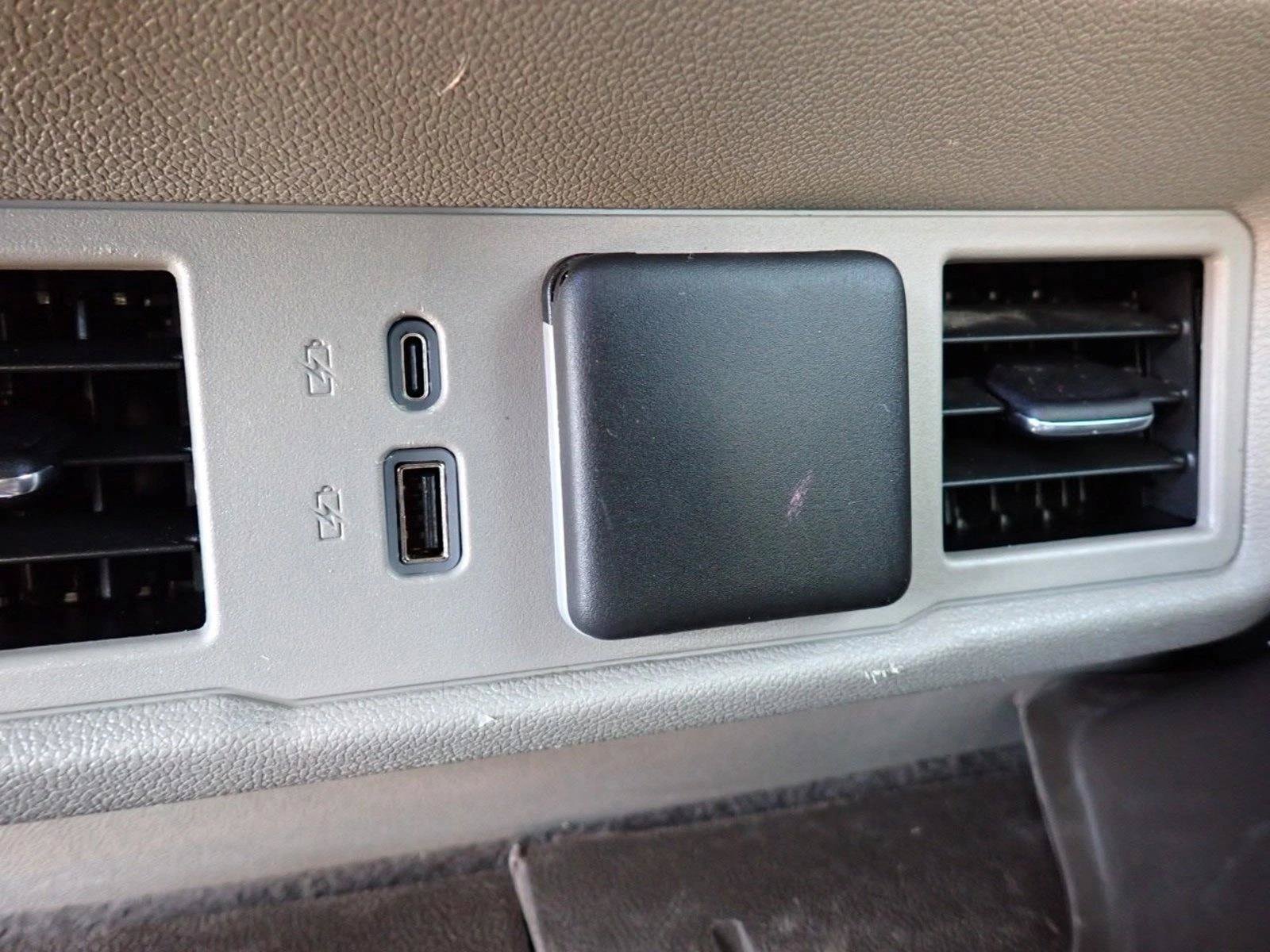 Used 2024 Chevrolet Silverado 1500 LT AWD/4WD image 9