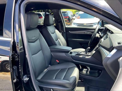 Used 2023 Cadillac XT5 Luxury AWD/4WD image 8