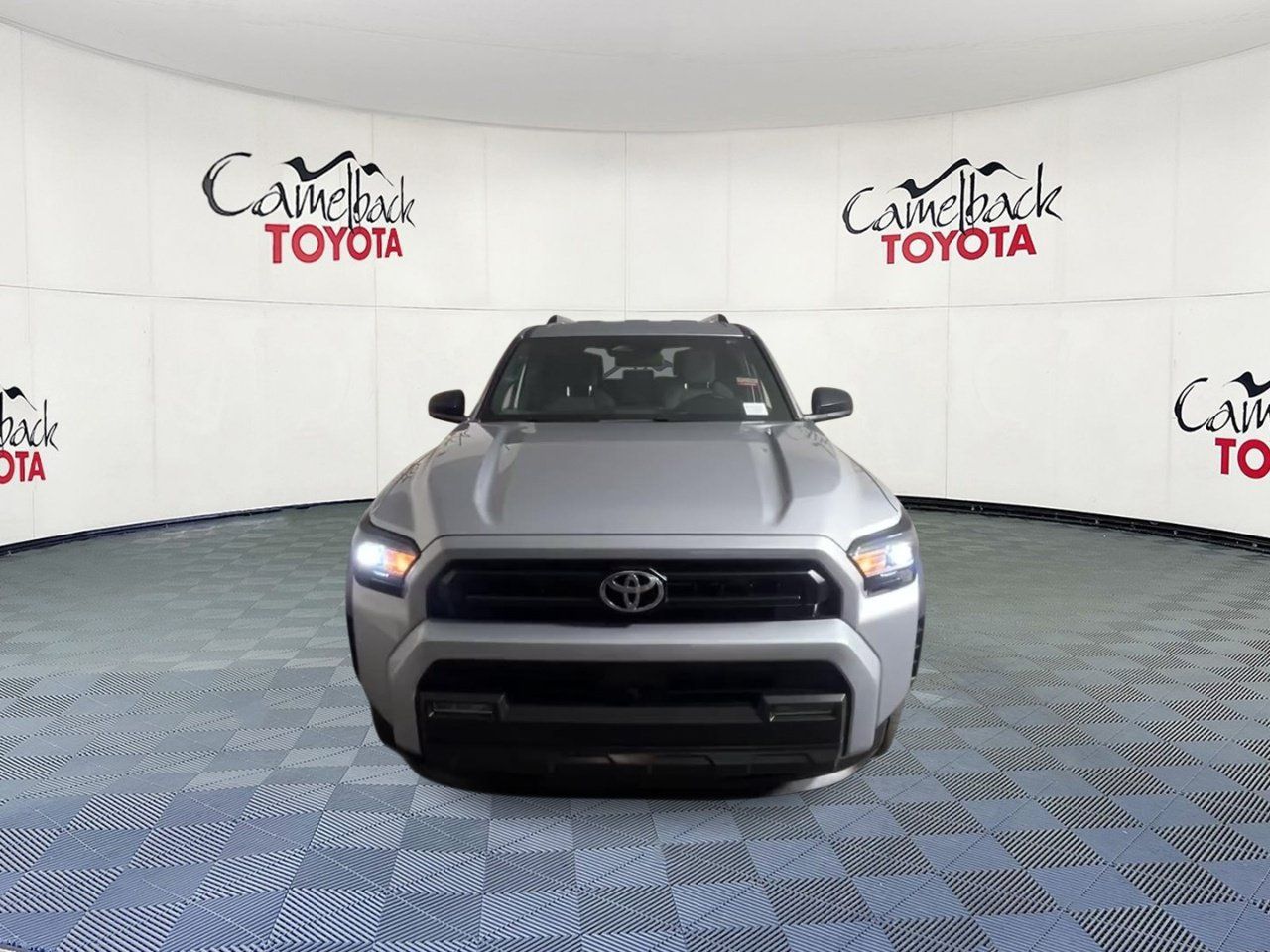 Used 2025 Toyota 4Runner SR5 AWD/4WD image 5
