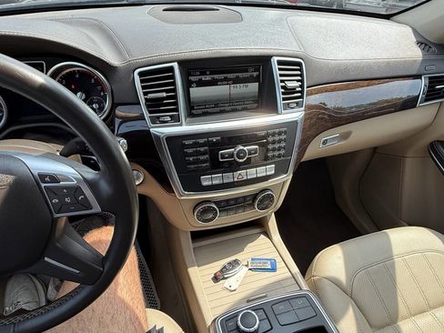 Used 2014 Mercedes-Benz GL 350 BlueTEC 4MATIC image 12