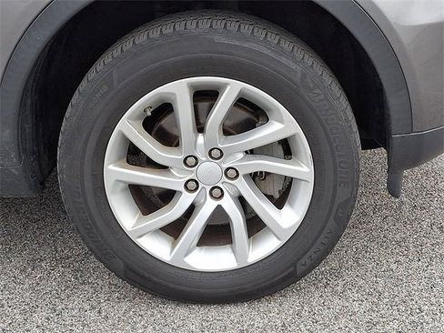 Used 2017 Land Rover Discovery Sport HSE image 12