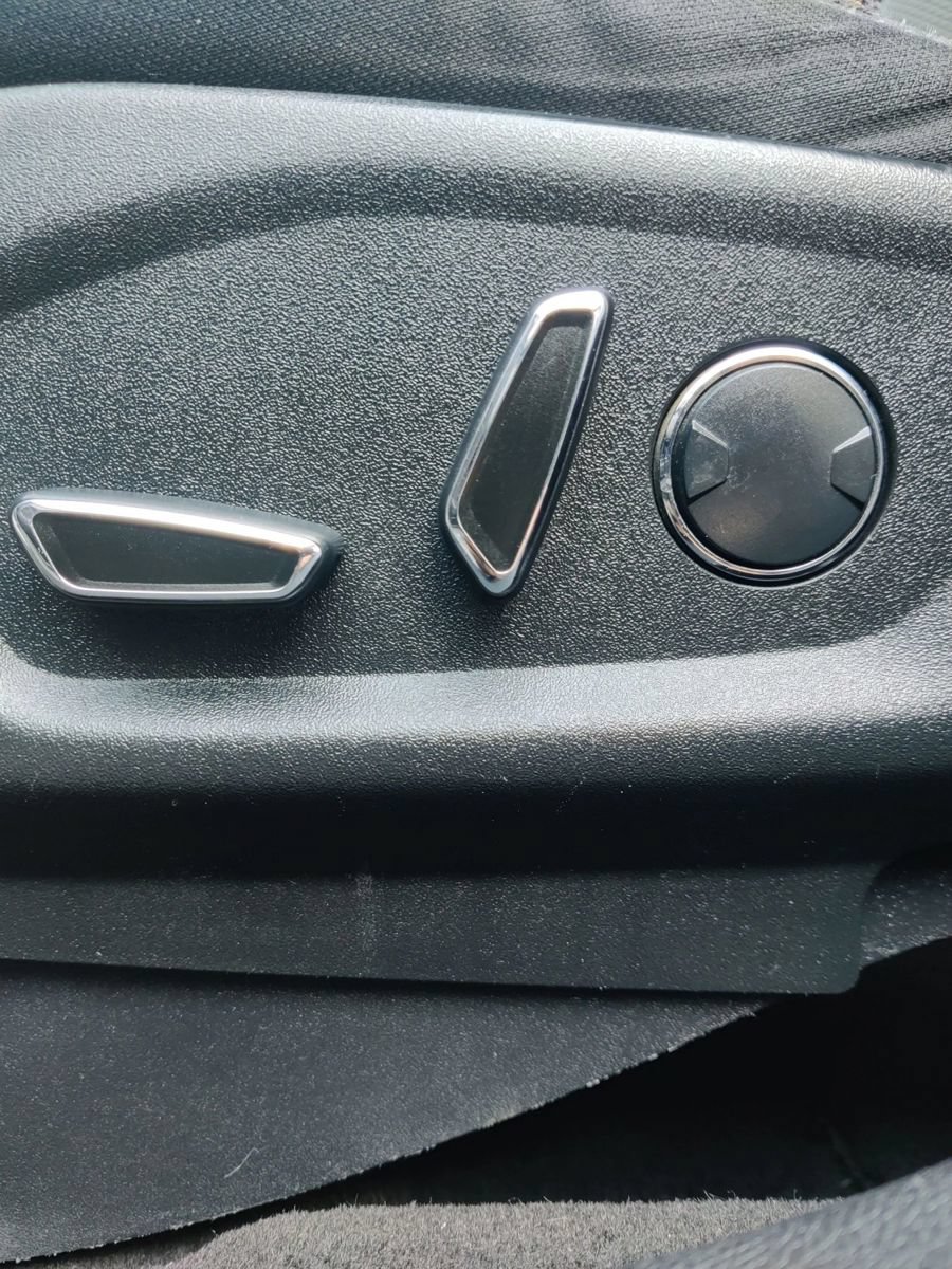 Used 2018 Ford Explorer XLT AWD/4WD image 23