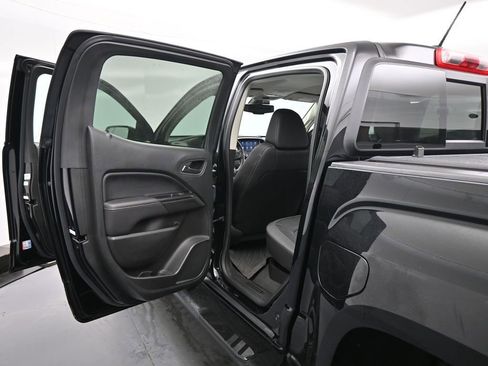 Used 2022 GMC Canyon AT4 image 16