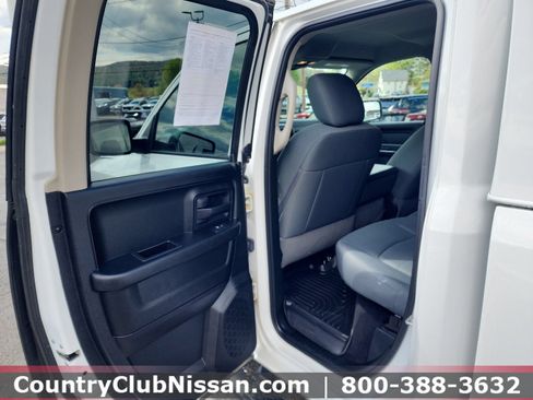 Used 2018 RAM 1500 Express AWD/4WD image 23