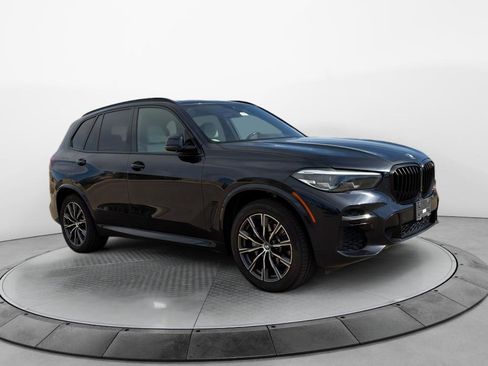 Used 2023 BMW X5 xDrive40i w/ M Sport Package image 3