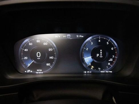 Used 2019 Volvo XC40 T5 Momentum AWD/4WD image 12