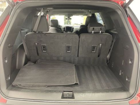 Used 2022 Chevrolet Traverse LT image 25