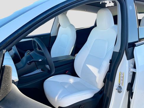 Used 2023 Tesla Model Y Long Range image 20