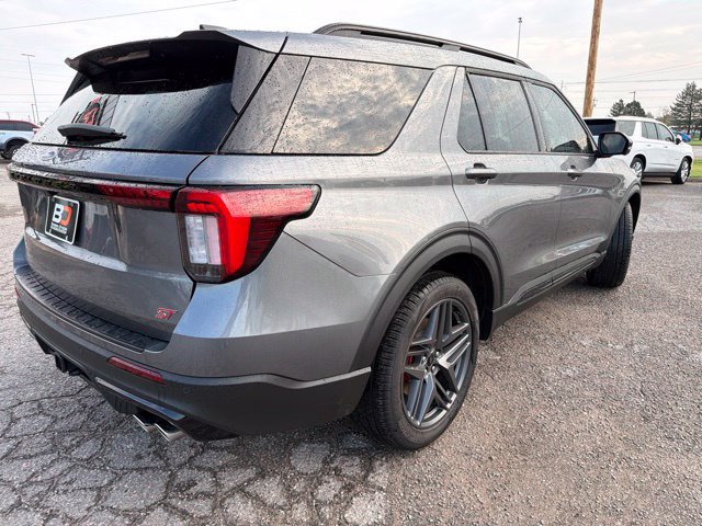 Certified 2025 Ford Explorer ST AWD/4WD image 5