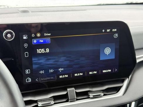 Used 2025 Chevrolet Equinox LT w/ Convenience Package II image 24