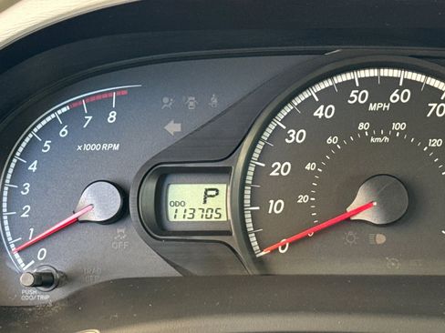 Used 2012 Toyota Sienna LE image 33