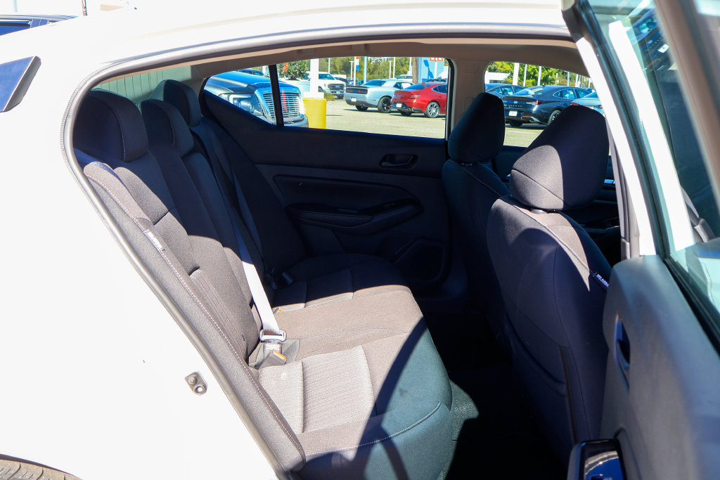 Used 2023 Nissan Altima 2.5 SV FWD image 10