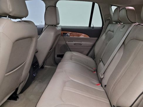 Used 2013 Lincoln MKX FWD image 18