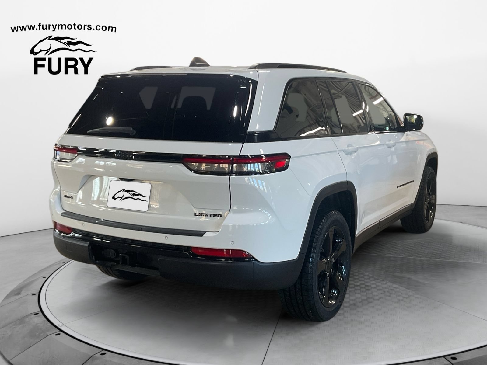 Used 2023 Jeep Grand Cherokee Limited w/ Black Appearance Package AWD/4WD image 4