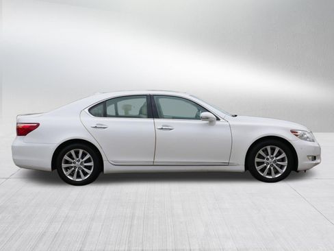 Used 2012 Lexus LS 460 AWD w/ Comfort Pkg image 8