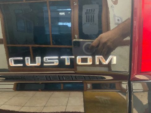 Used 2021 Chevrolet Silverado 1500 Custom Trail Boss AWD/4WD image 11