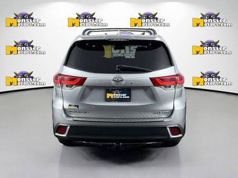 Used 2019 Toyota Highlander XLE AWD/4WD image 6