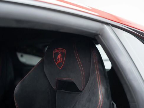 Used 2018 Lamborghini Huracan Performante image 26