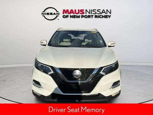 Used 2020 Nissan Rogue Sport SL w/ Premium Package FWD image 4