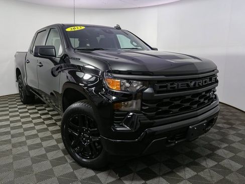 Used 2023 Chevrolet Silverado 1500 Custom image 3
