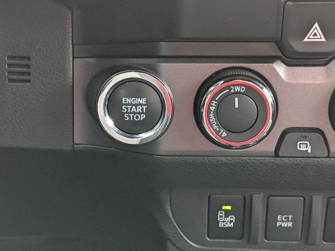 Certified 2022 Toyota Tacoma TRD Off-Road w/ Technology Package AWD/4WD image 27