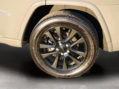 Used 2020 Jeep Grand Cherokee Altitude image 7