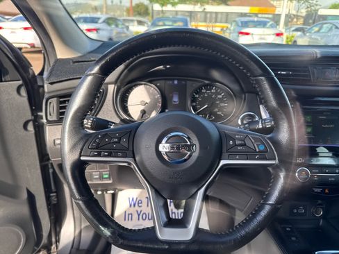 Used 2020 Nissan Rogue Sport SL image 8