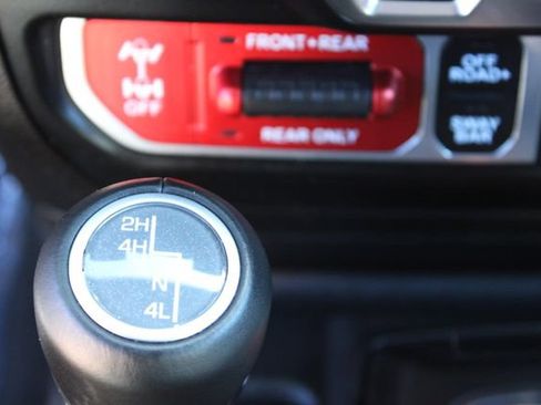 Used 2022 Jeep Wrangler Unlimited Rubicon AWD/4WD image 43
