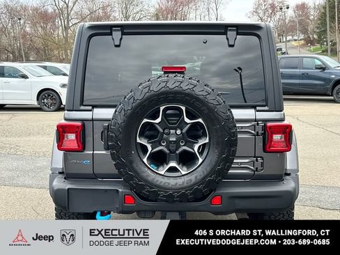 Used 2022 Jeep Wrangler Unlimited Rubicon 4xe AWD/4WD image 3
