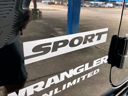 Used 2017 Jeep Wrangler Unlimited Sport w/ Quick Order Package 24S image 10