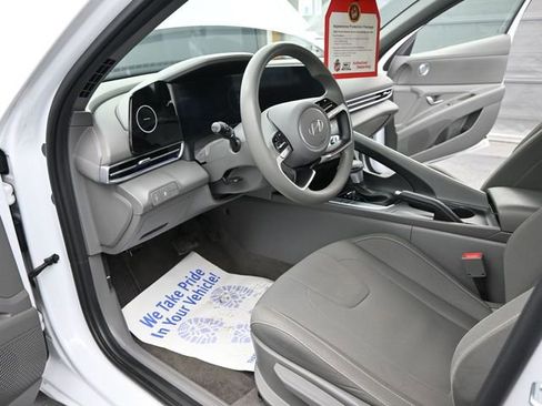 Used 2024 Hyundai Elantra SEL image 9