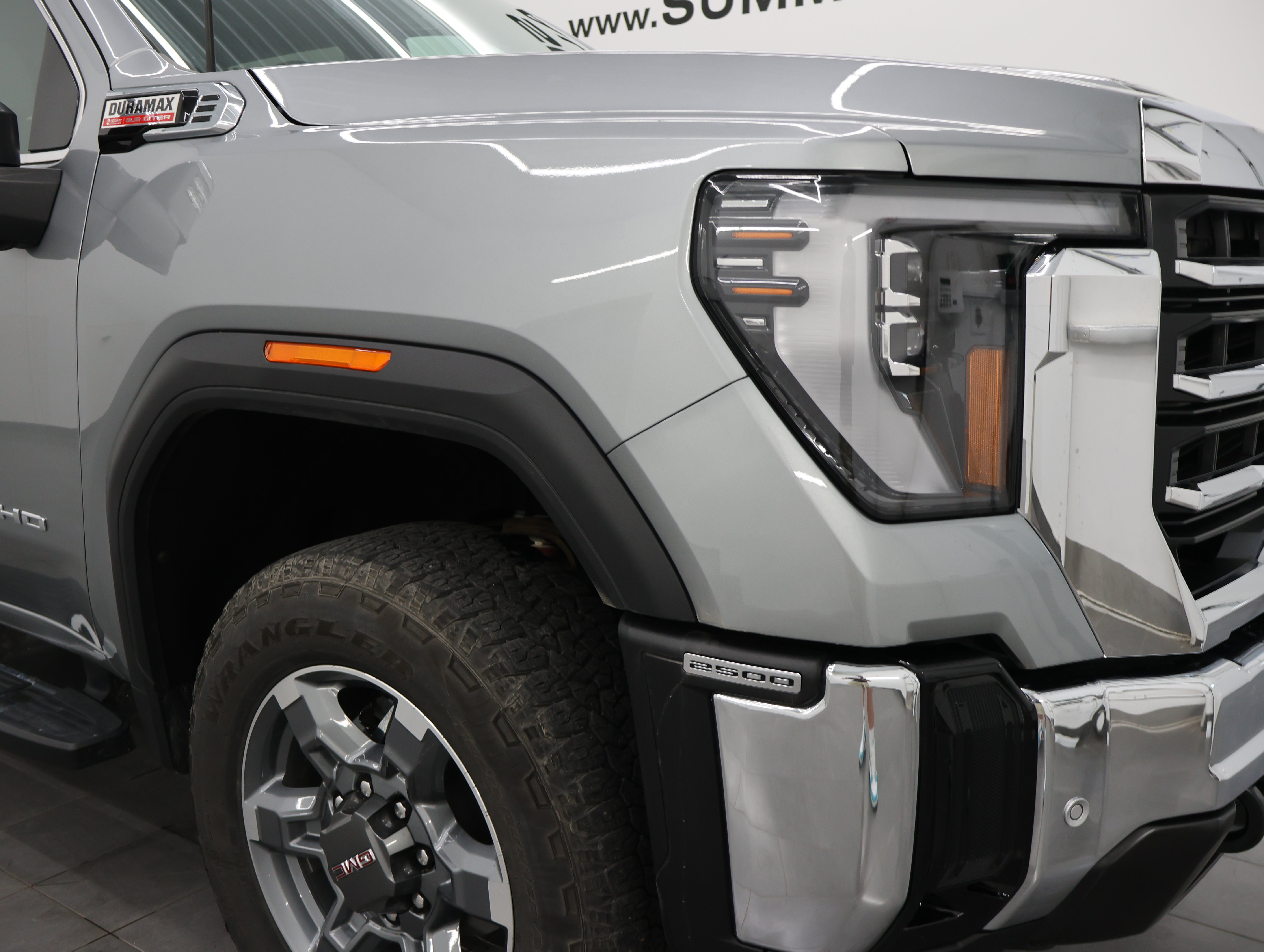 Used 2025 GMC Sierra 2500 SLT w/ SLT Premium Package AWD/4WD image 29