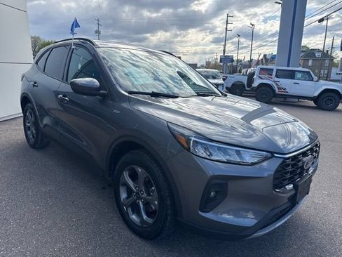 Certified 2025 Ford Escape ST-Line Select AWD/4WD image 4