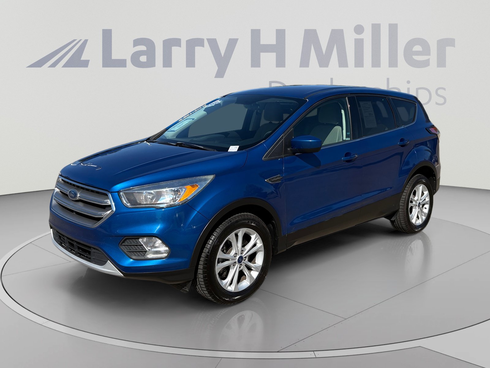 Used 2017 Ford Escape SE AWD/4WD image 1