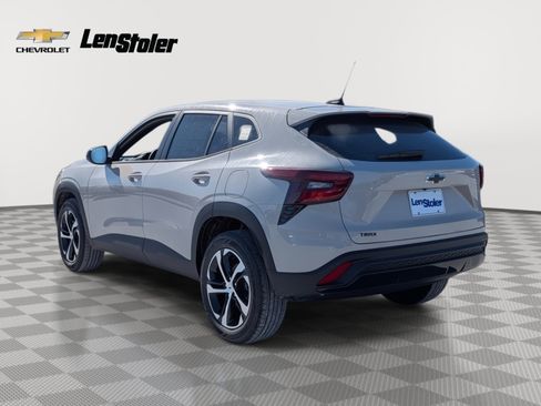 New 2026 Chevrolet Trax RS image 2