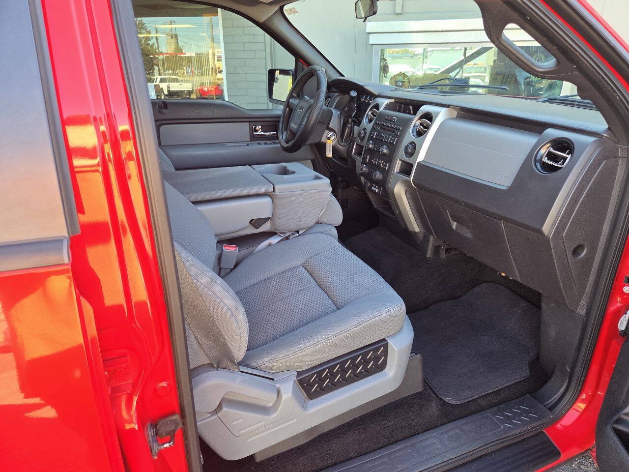 Used 2013 Ford F150 XLT AWD/4WD image 12