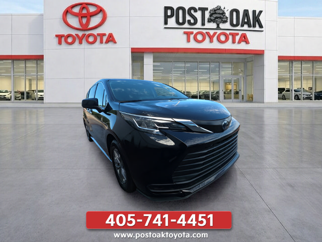Used 2022 Toyota Sienna LE FWD image 11