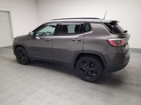 Used 2019 Jeep Compass Latitude FWD image 3