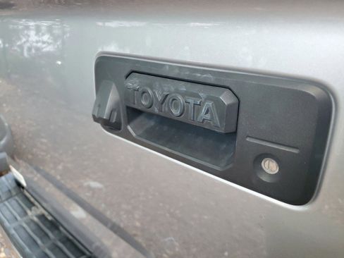 Used 2020 Toyota Tundra SR5 w/ SR5 Upgrade Package image 7