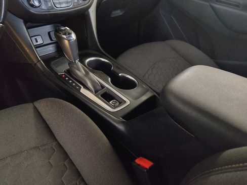 Used 2018 Chevrolet Equinox LT image 26